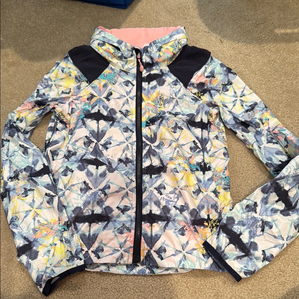 Ivivva geometric pattern windbreaker